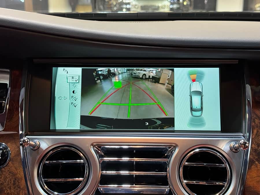 Rolls-Royce Ghost 2015 car image #13