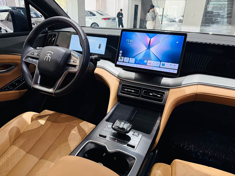 BYD SongL DM-i 2024 car image #13