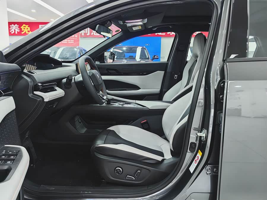 Changan UNI-V iDD 2025 #13 Changan UNI-V iDD 2025 car image #13