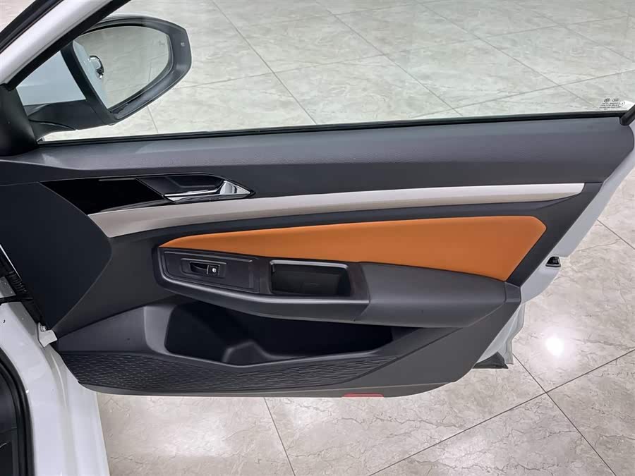 Volkswagen Bora 2022 car image #13