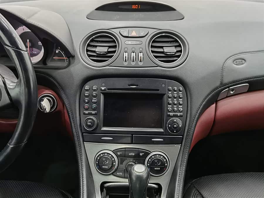 Mercedes-Benz SL Class 2012 car image #13