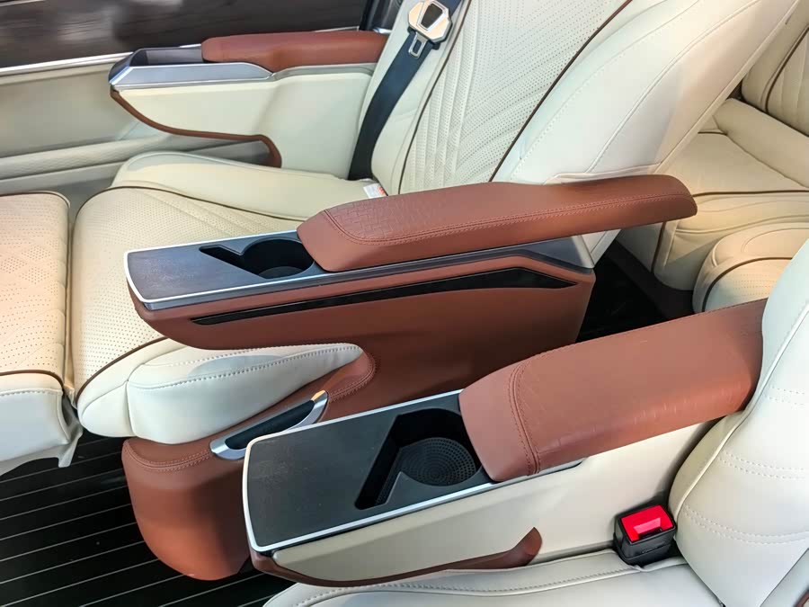 Mercedes-Benz V Class 2021 car image #13