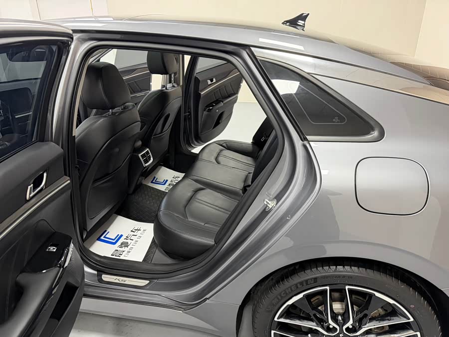 Kia K5 2021 car image #13