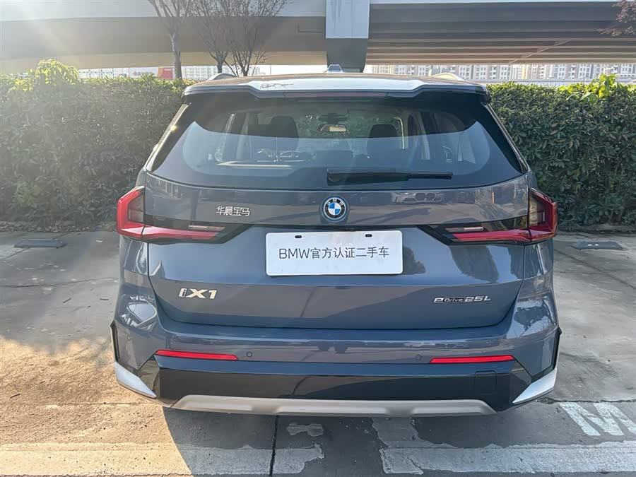 BMW iX1 2024 изображение автомобиля #13