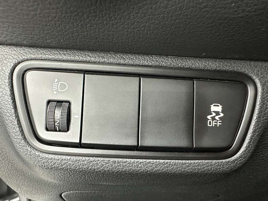 Kia K3 2021 car image #13