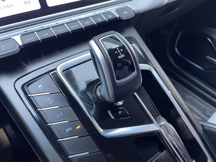 GEELY Boyue 2021 car image #13