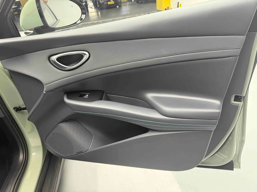 BYD Seal 06GT 2025 car image #13