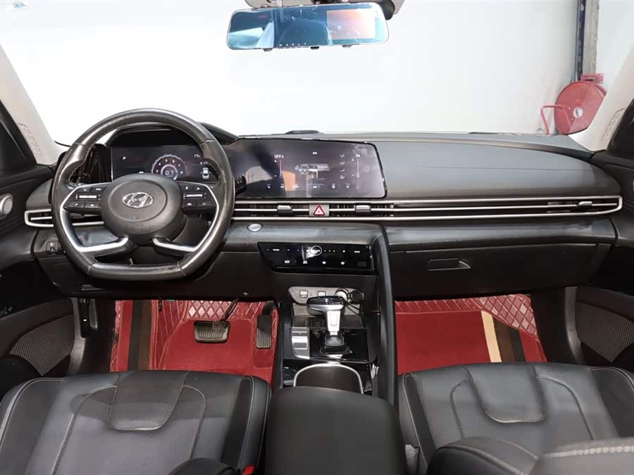 Hyundai C3R 2021 car image #13