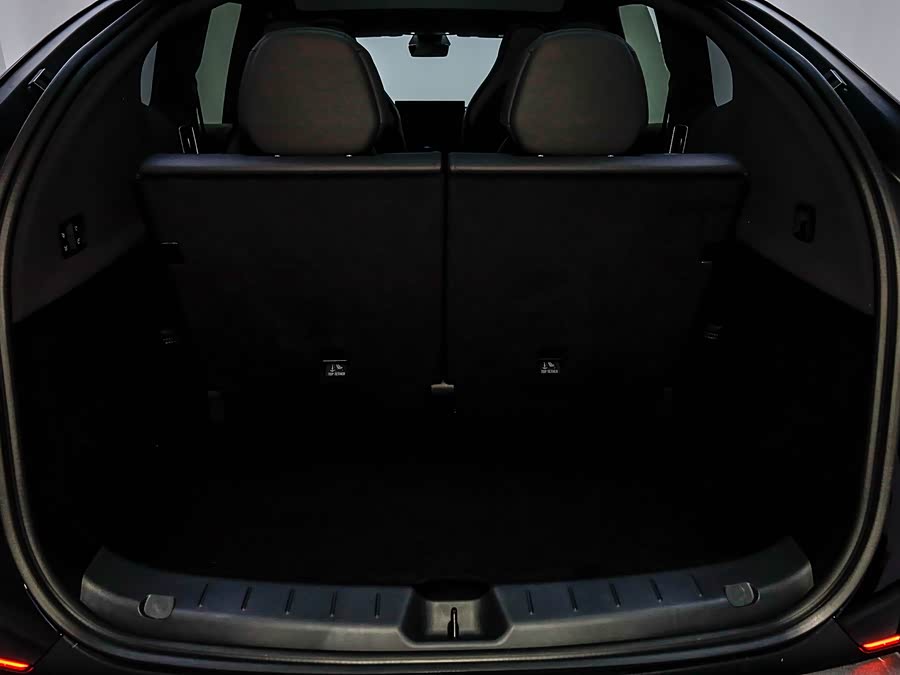 特斯拉 Model Y L 2025 汽车图片 #13