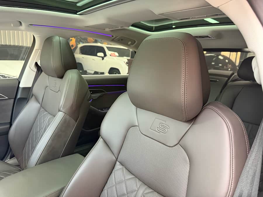 Audi A8 2021 imagem de carro #13