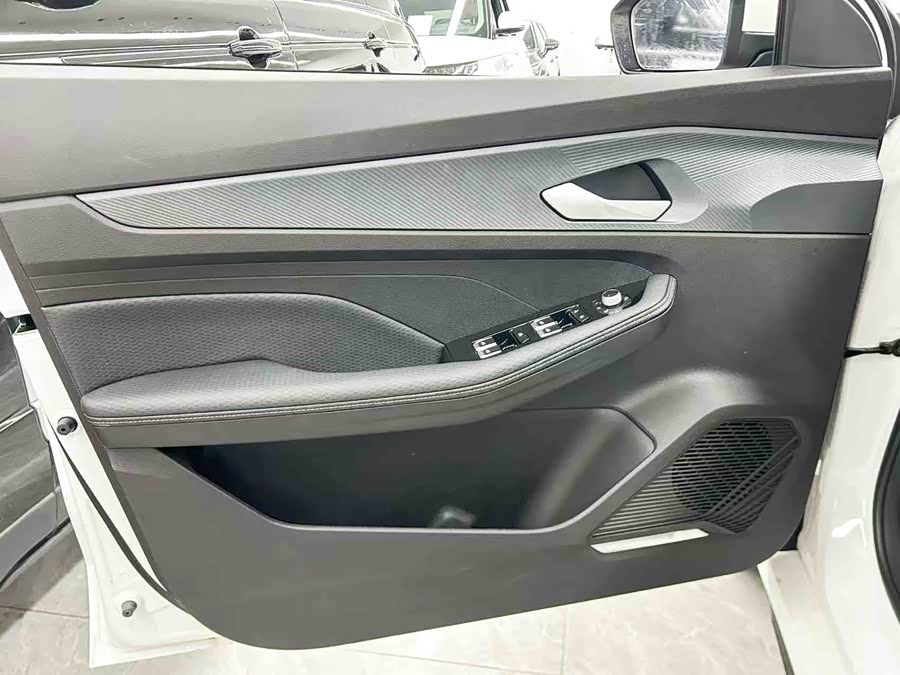 GEELY Binray 2025 #13 GEELY Binray 2025 car image #13