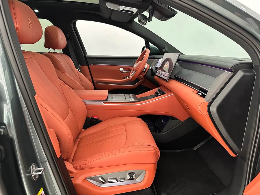 BYD Tang L 2025 immagine di auto #13