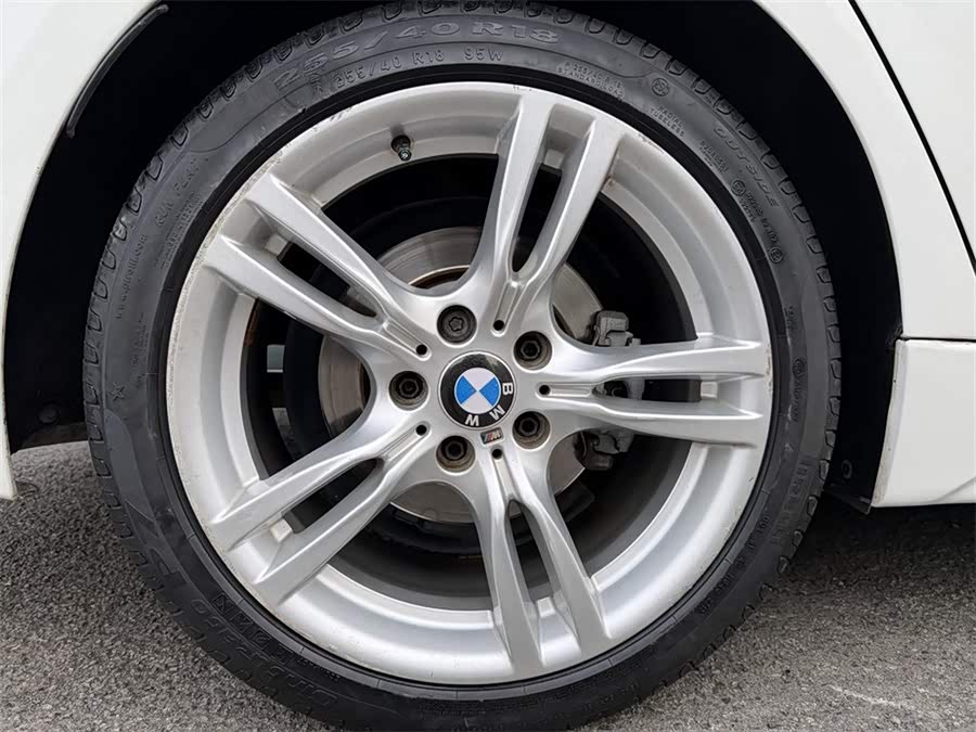 BMW 3 Series 2017 immagine di auto #13