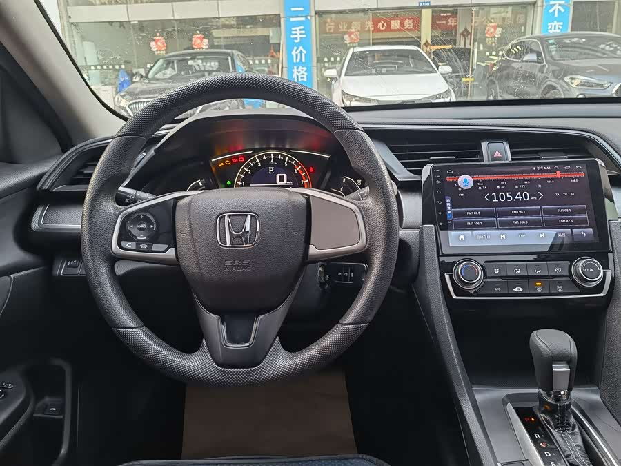 Honda Civic 2018 car image #13