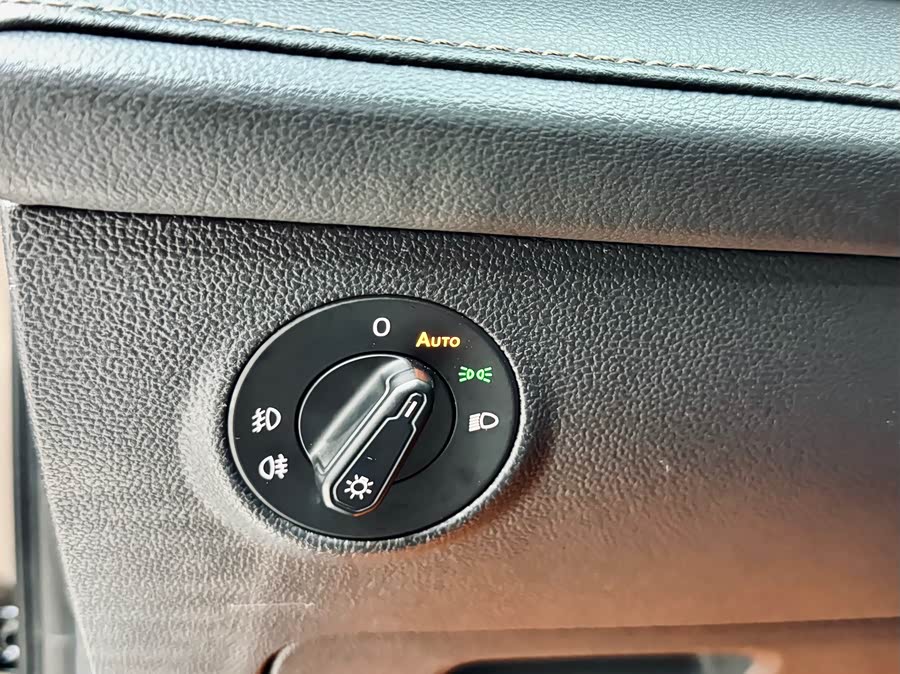 Volkswagen Tharu 2020 car image #13