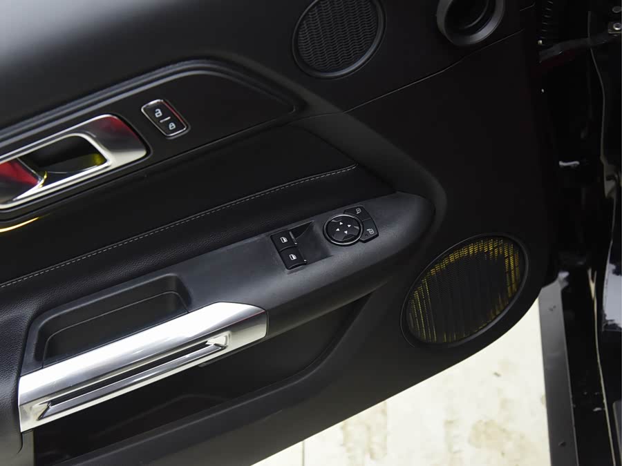 Ford Mustang 2022 صورة سيارة #13