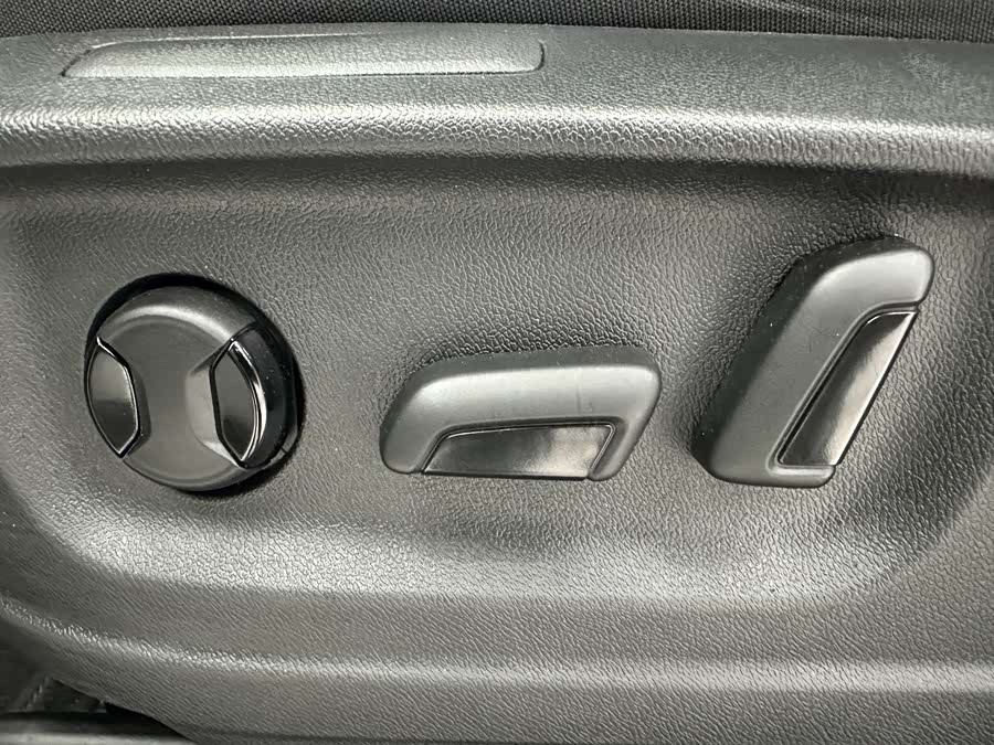 Skoda Karoq 2022 изображение автомобиля #13