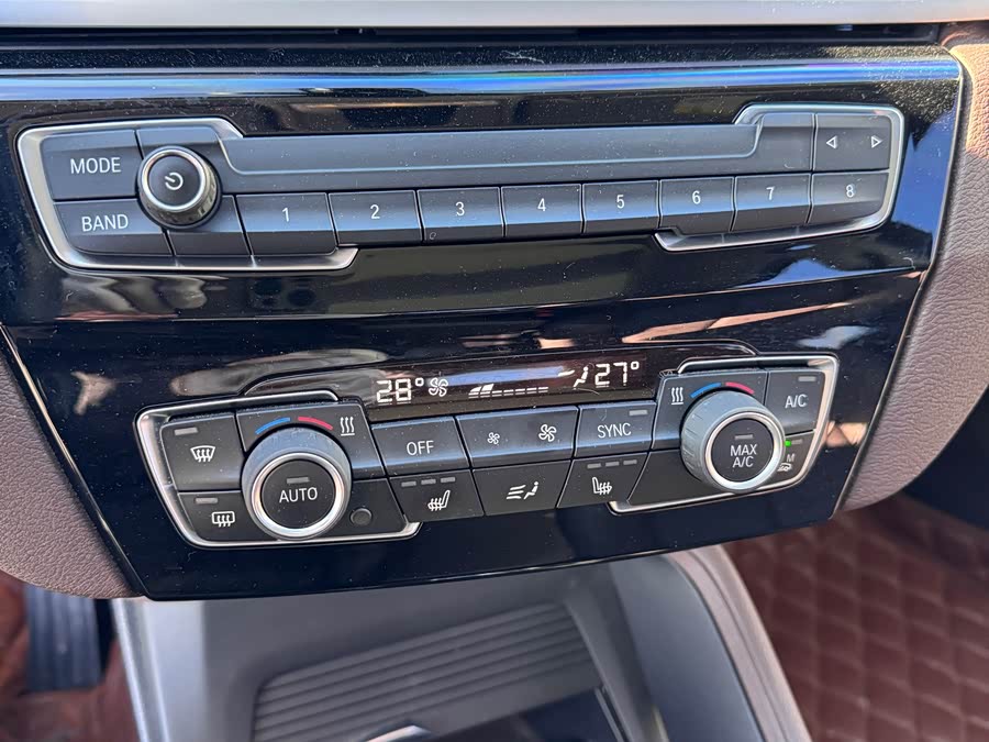 BMW X1 2020 car image #13