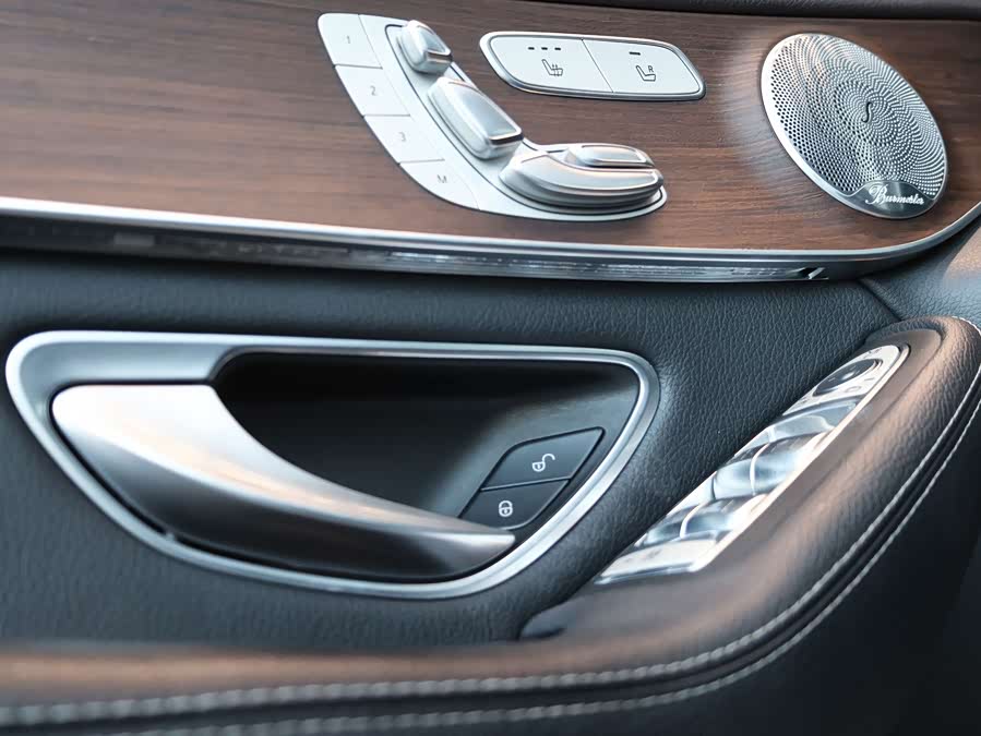 Mercedes-Benz GLC Class 2021 car image #13