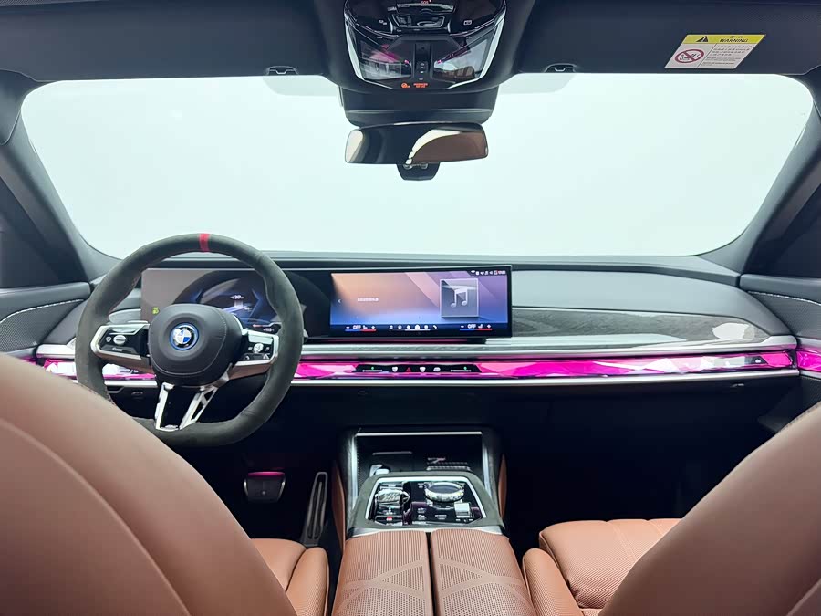 BMW i7 2025 изображение автомобиля #13