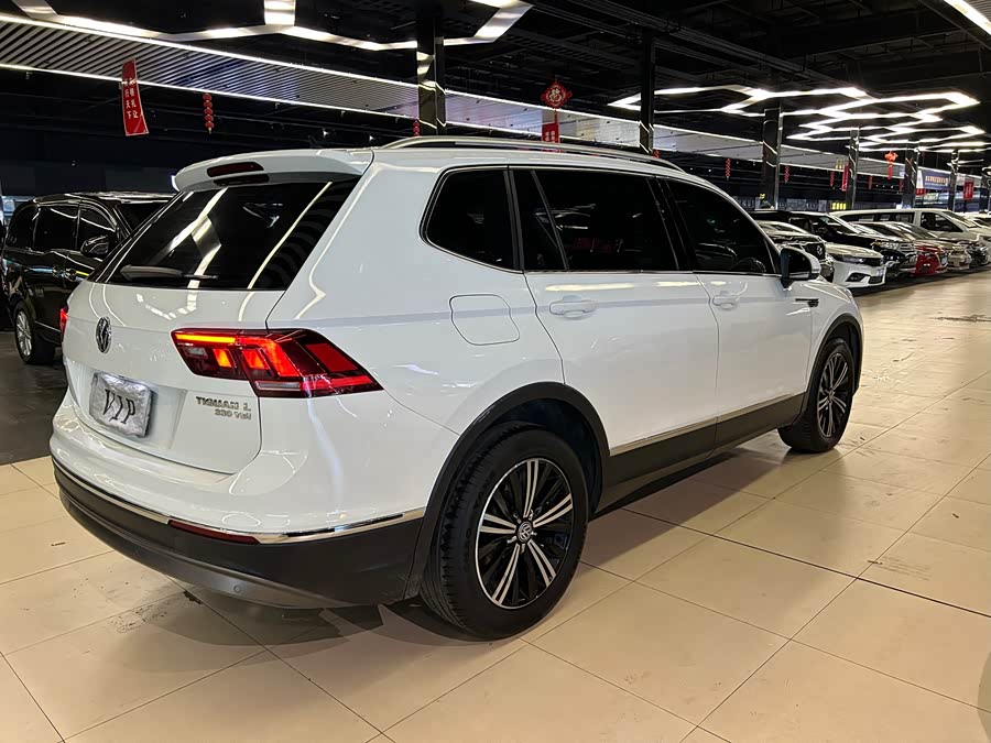 Volkswagen Tiguan L 2019 car image #13