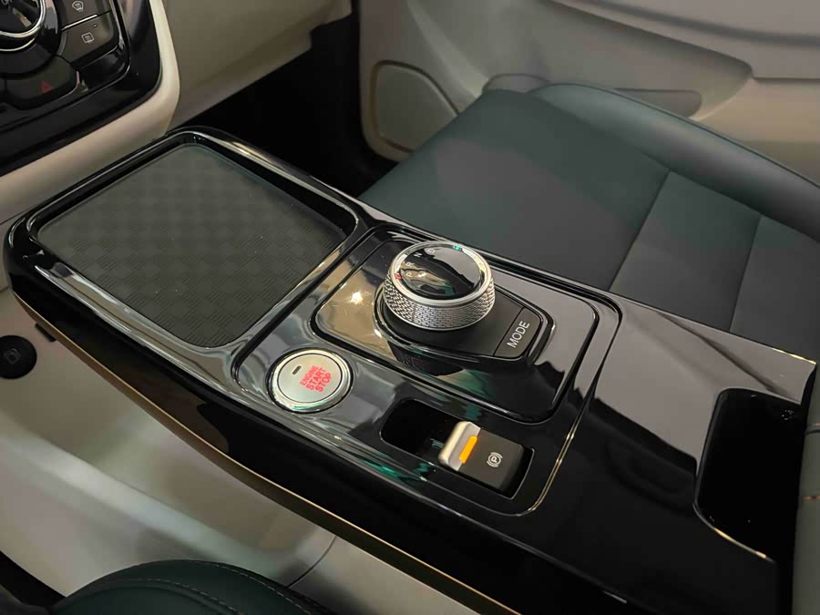 SWM斯威汽车 SWM斯威大虎EDi 2025 汽车图片 #13