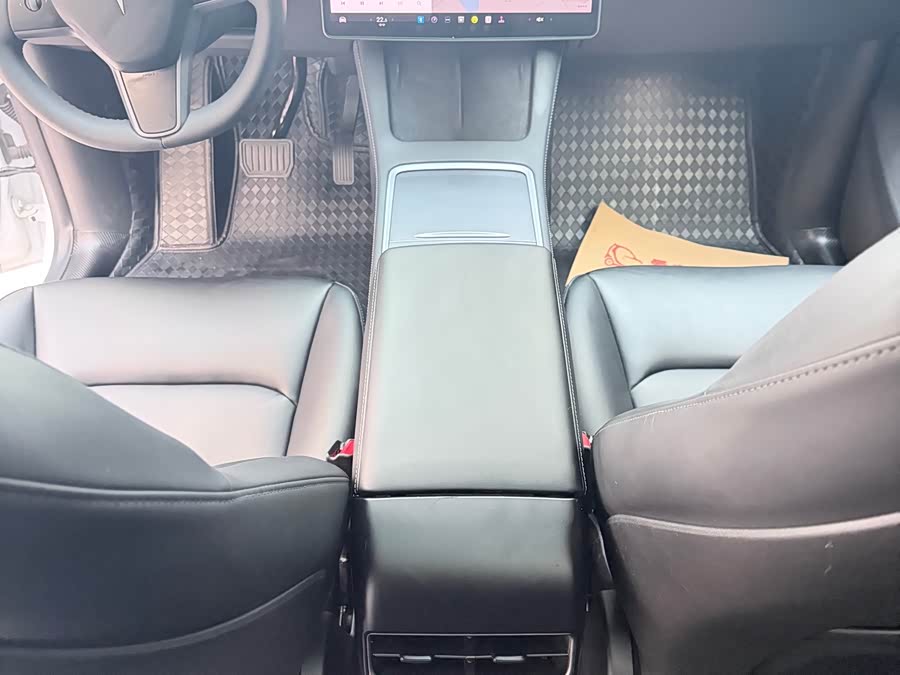 Tesla Model Y 2022 #13 Tesla Model Y 2022 car image #13
