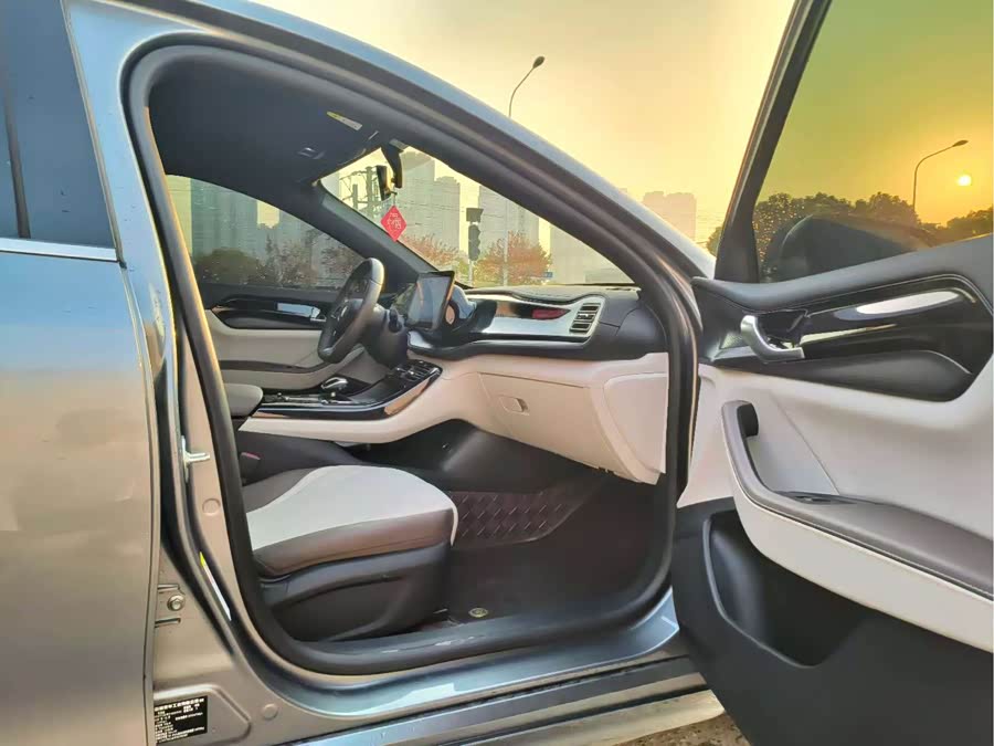 BYD Qin Plus 2024 #13 BYD Qin Plus 2024 car image #13