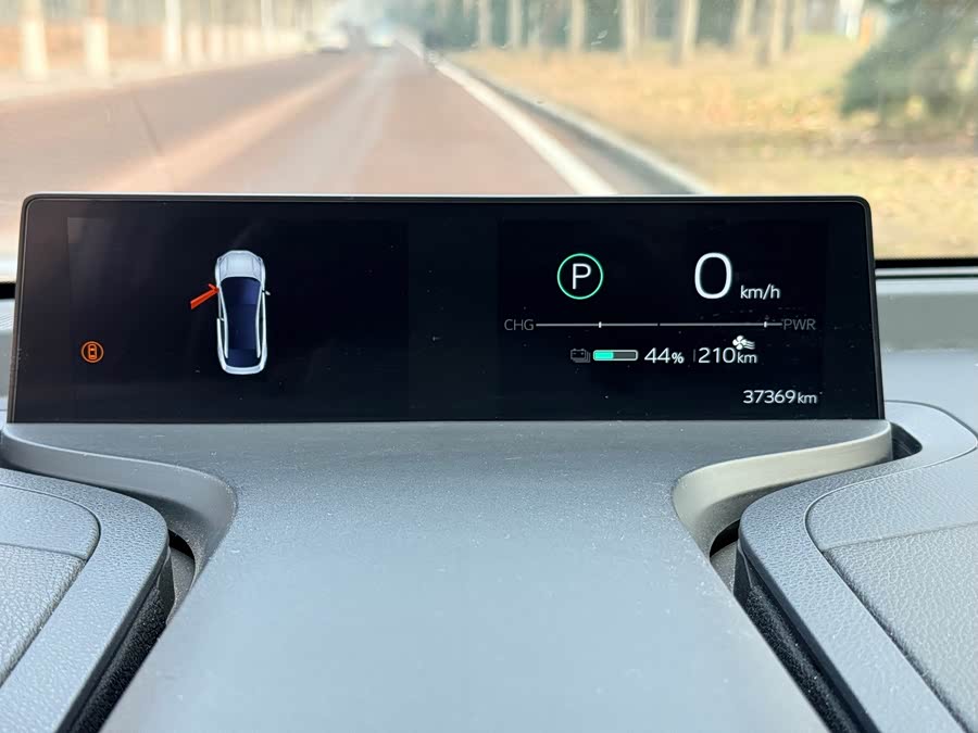 Toyota bZ3 2023 صورة سيارة #13