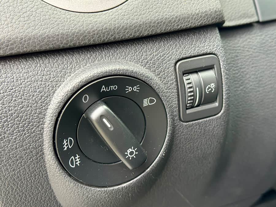 Volkswagen Golf (Imported) 2012 imagem de carro #13