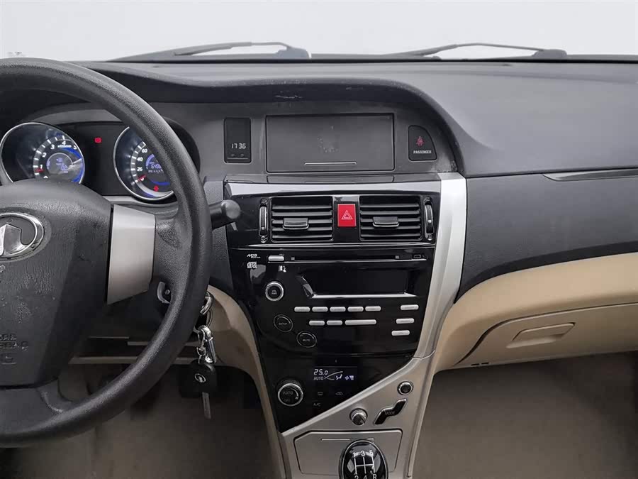 Great Wall C30 2012 car image #13