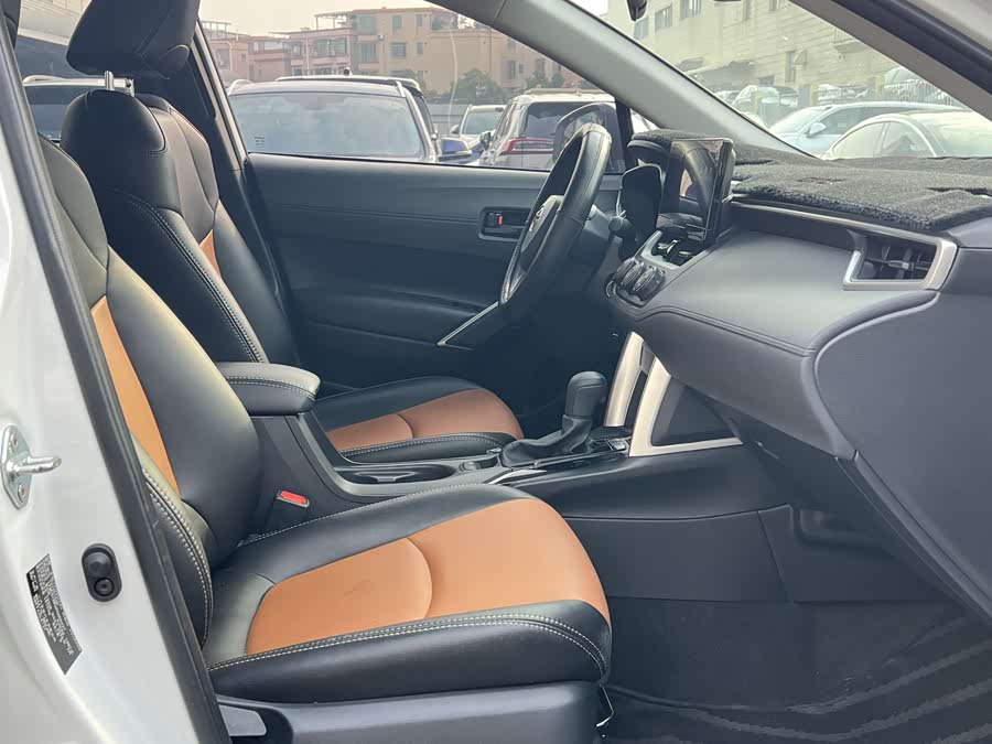 Toyota Corolla Cross 2023 immagine di auto #13