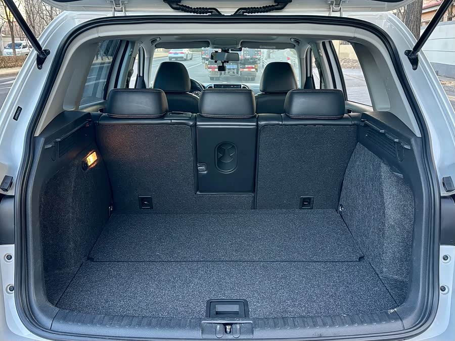 Volkswagen Tiguan 2018 #13 Volkswagen Tiguan 2018 car image #13