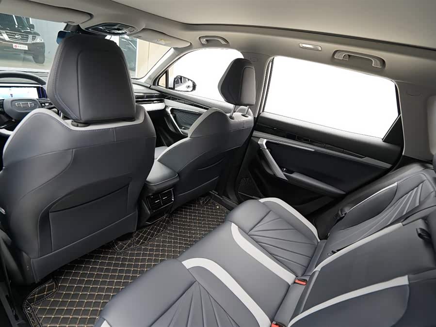 GEELY Boyue L 2024 car image #13