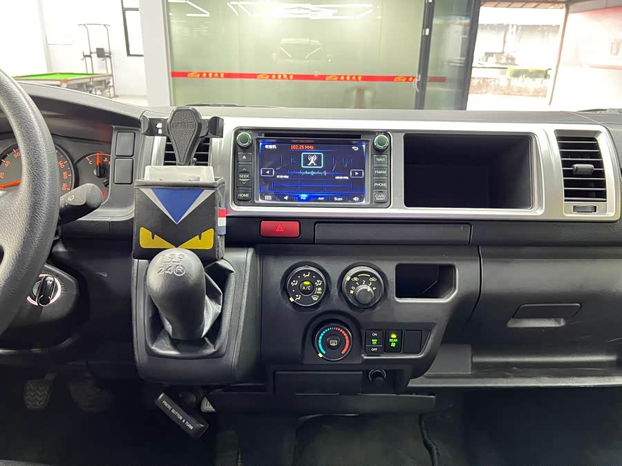 Toyota Hiace 2015 immagine di auto #13