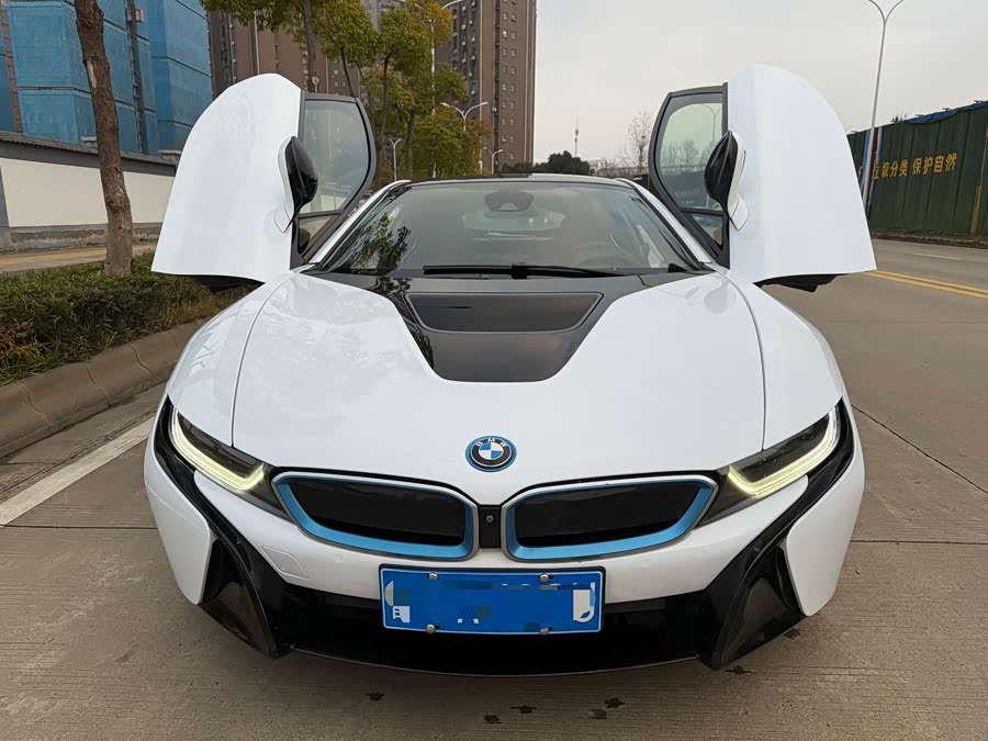 BMW i8 2016 car image #13