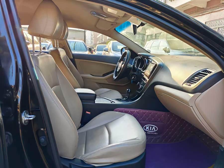 Kia K5 2016 car image #13