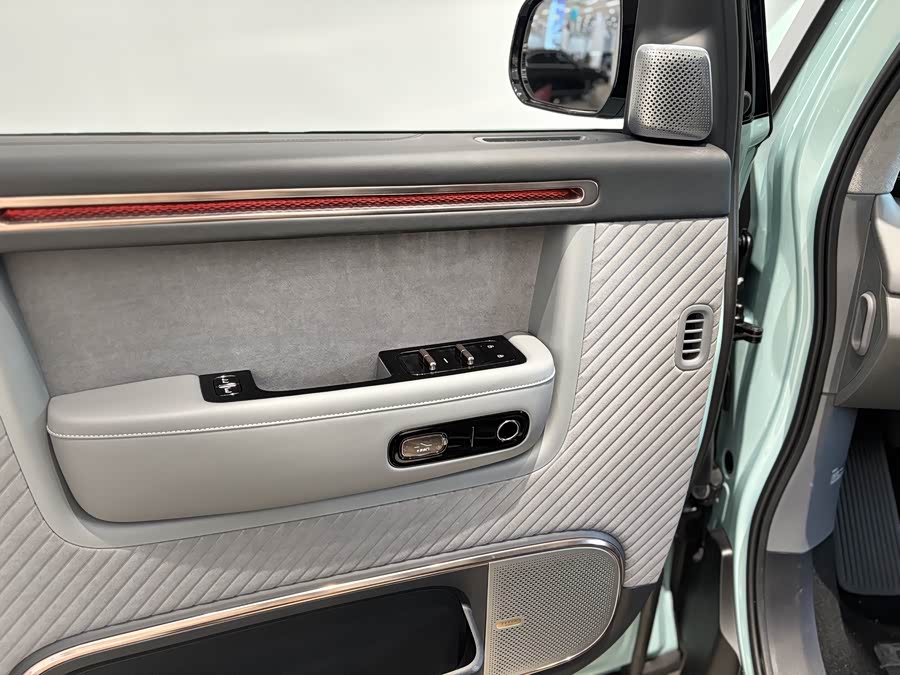 Zeekr MIX imagen de coche #13