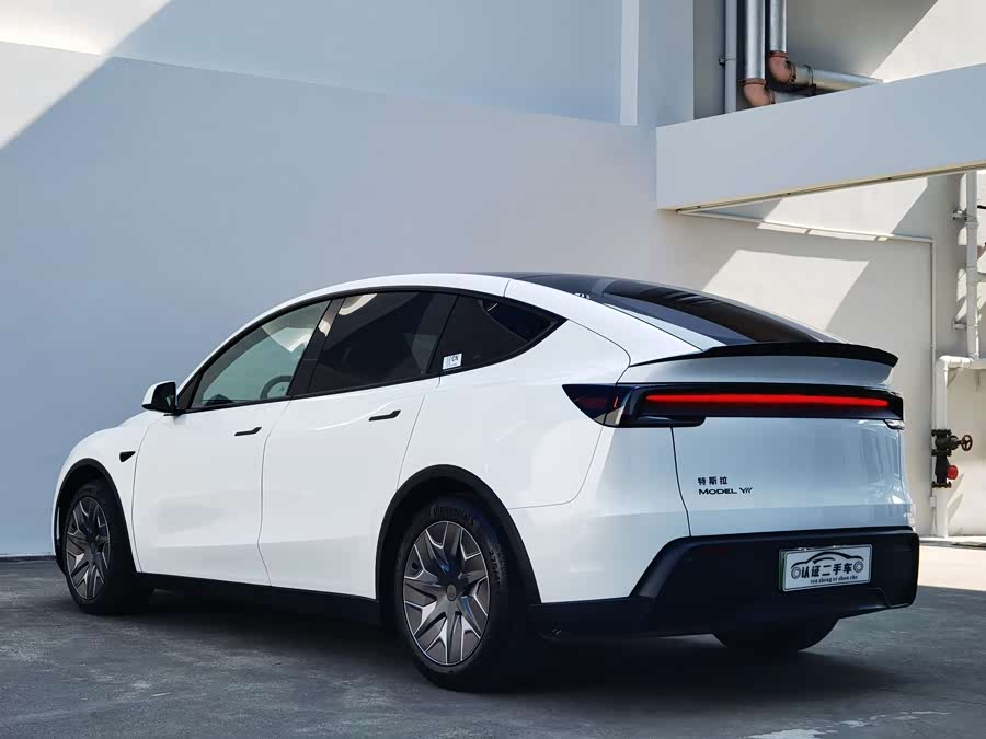 特斯拉 Model Y L 2025 汽车图片 #13