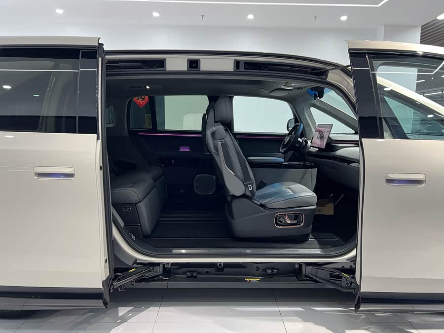 Zeekr MIX 2024 image de voiture #13