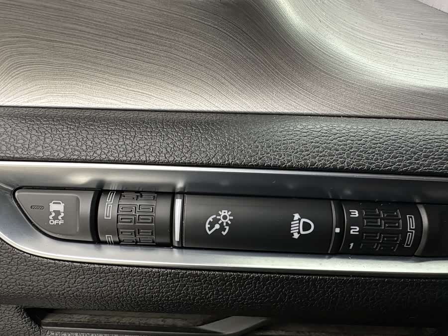 GEELY Coolray 2022 car image #13