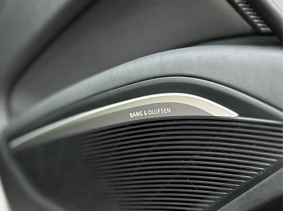 Audi TT 2011 image de voiture #13