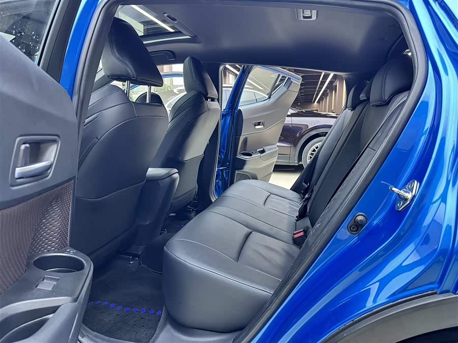 Toyota C-HR EV 2021 immagine di auto #13