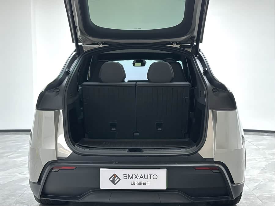 特斯拉 Model Y L 2025 汽车图片 #13