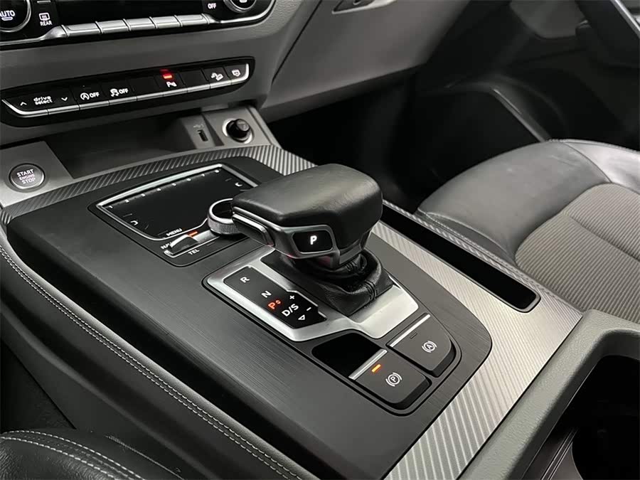 Audi Q5L 2019 #13 Audi Q5L 2019 car image #13