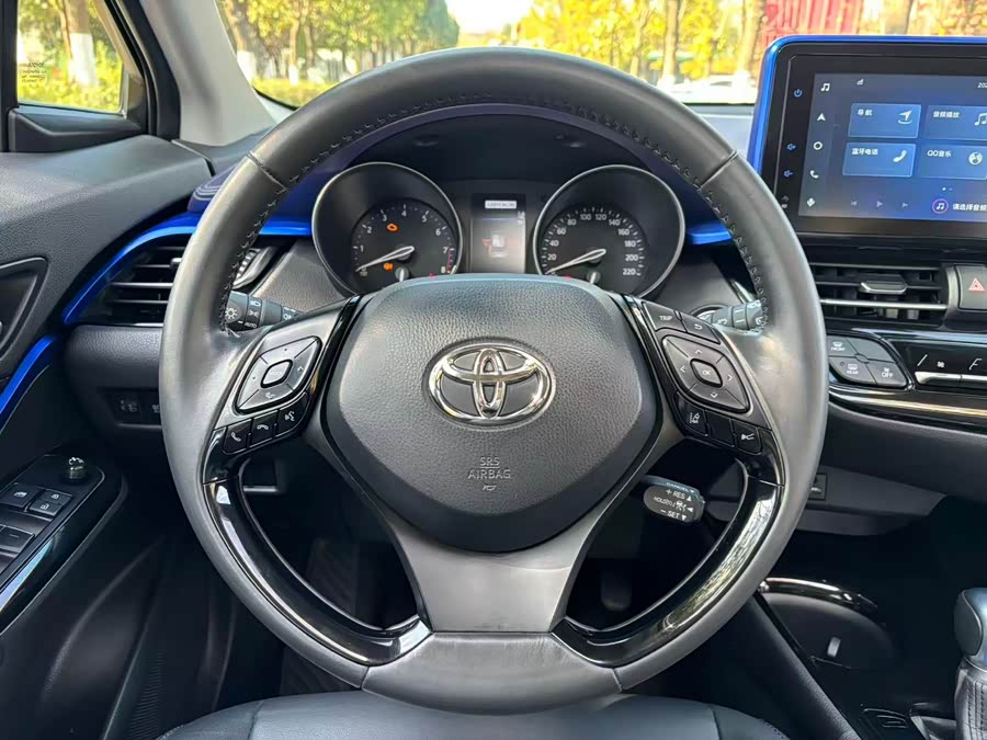 Toyota C-HR 2021 immagine di auto #13