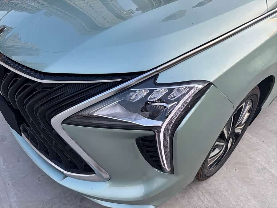 Forthing Yacht 2022 car image #13