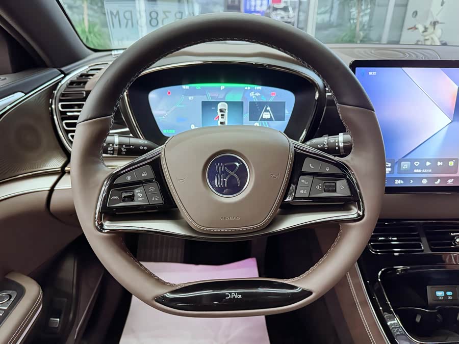 BYD Han 2024 car image #13