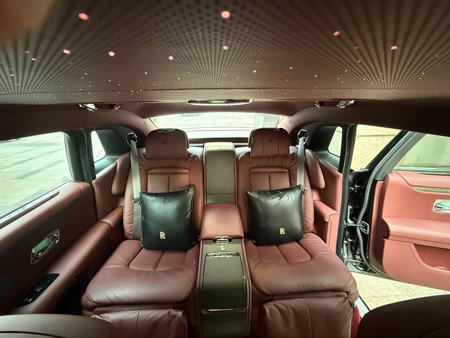 劳斯莱斯 古思特 2022 汽车图片 #13