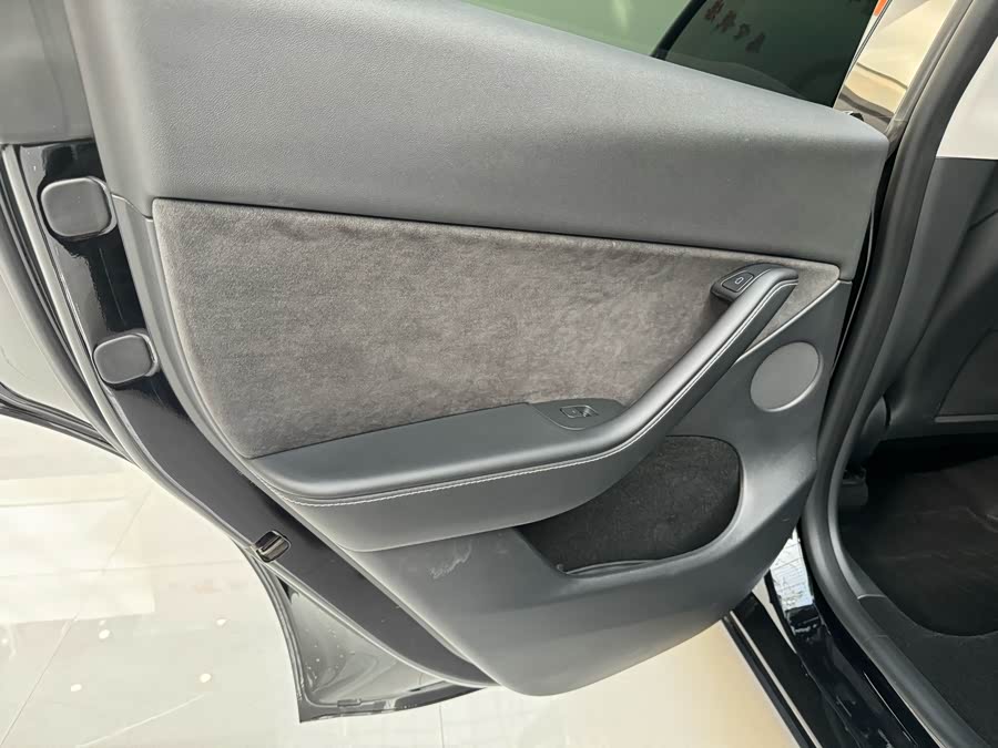 Tesla Model Y 2022 #13 Tesla Model Y 2022 car image #13